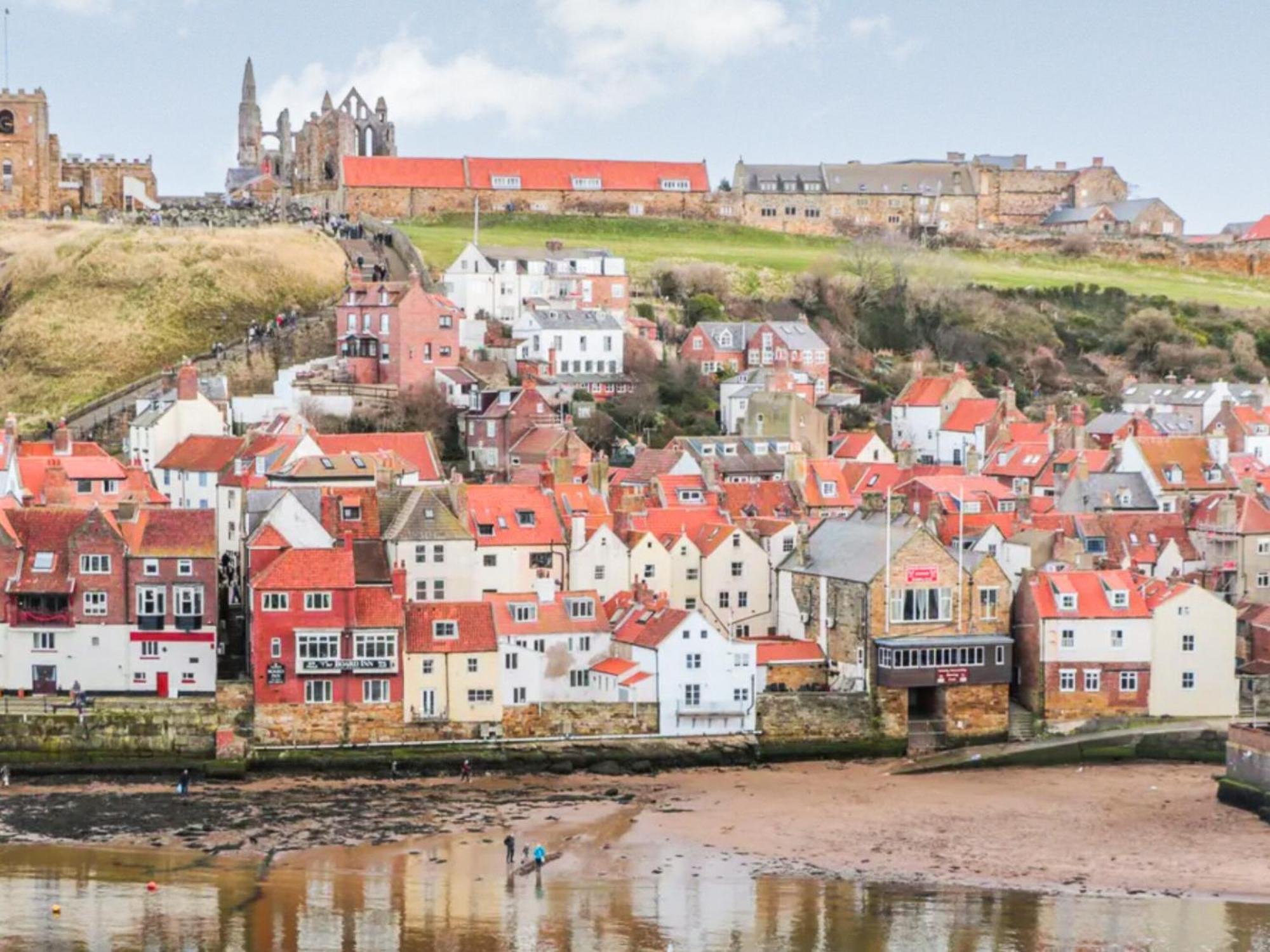 Whitby Sands المظهر الخارجي الصورة